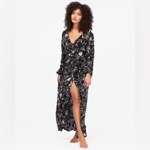 Billabong nine lives black printed maxi wrap dress size medium